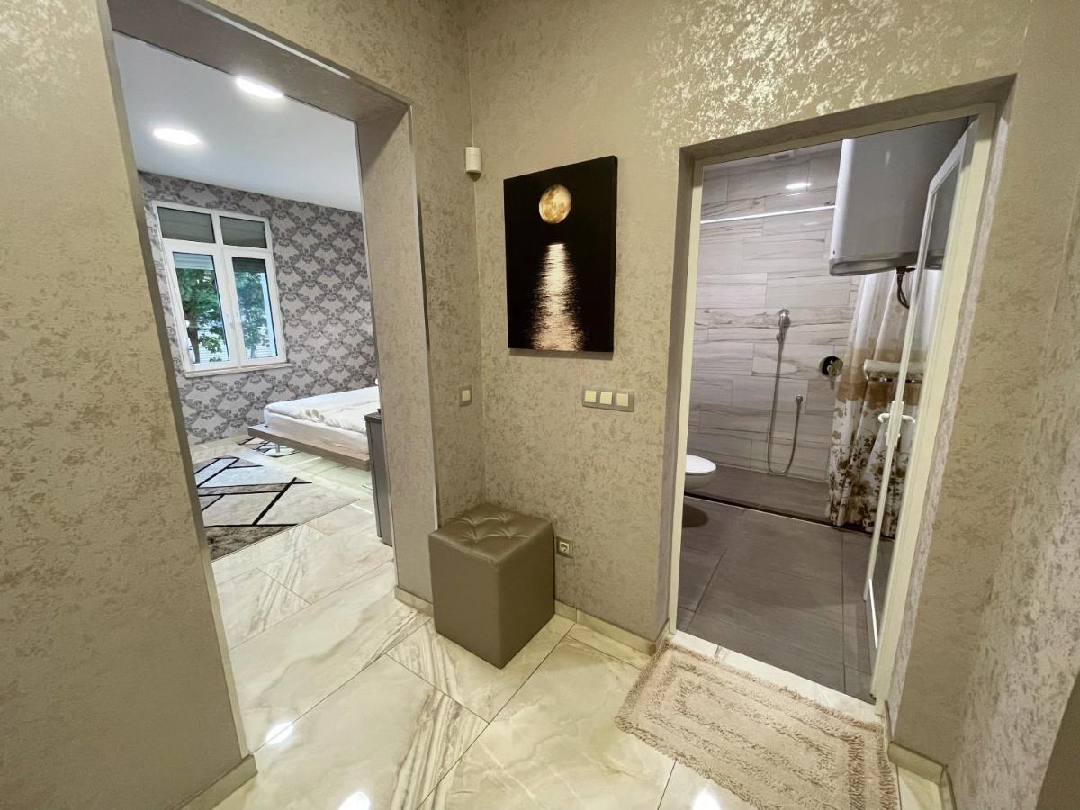 De Luxe Studio Burgas, City Center Bagian luar foto