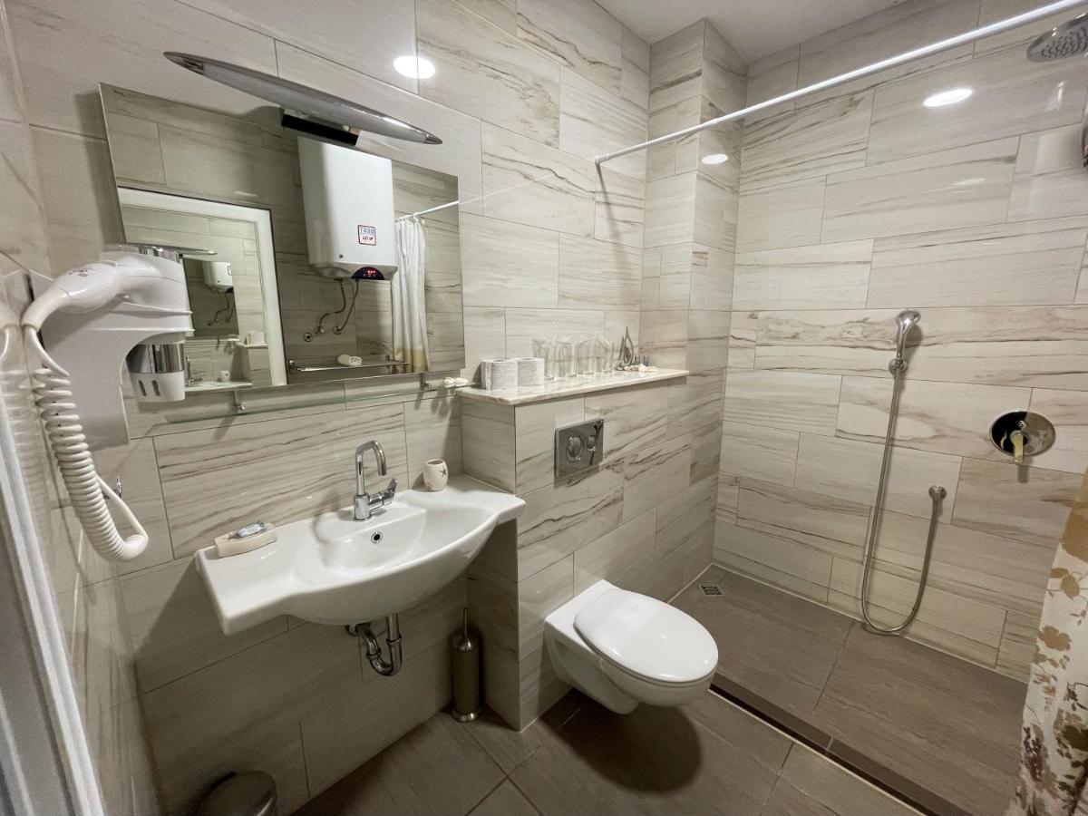 De Luxe Studio Burgas, City Center Bagian luar foto